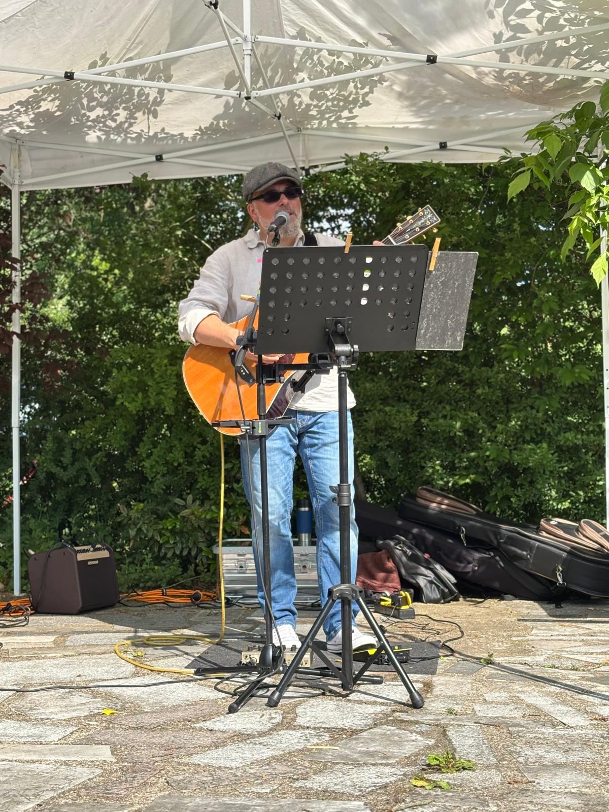 Sebastian Zierold Gitarre Gesang